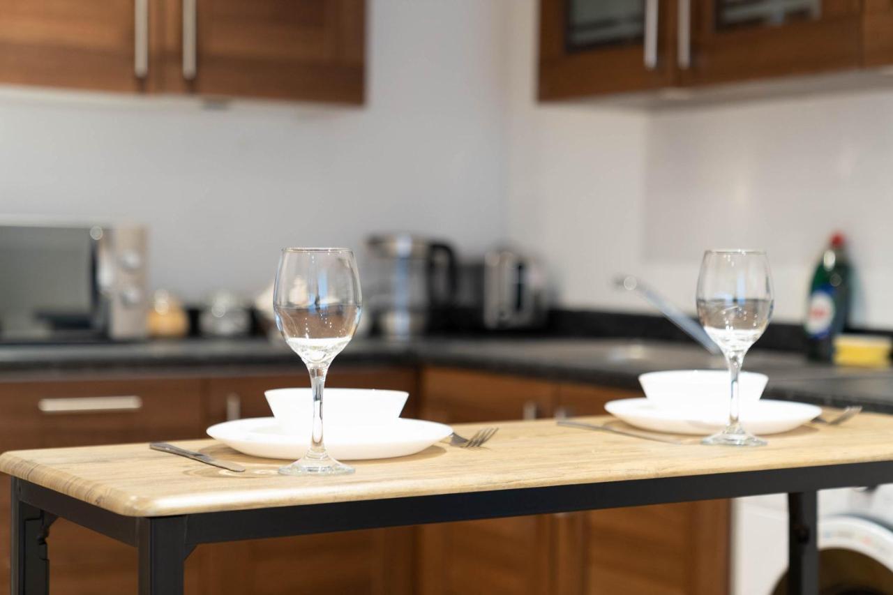 Two Bedroom Apartment-One Choice Stays- Jewellery Quarter Birmingham Bagian luar foto