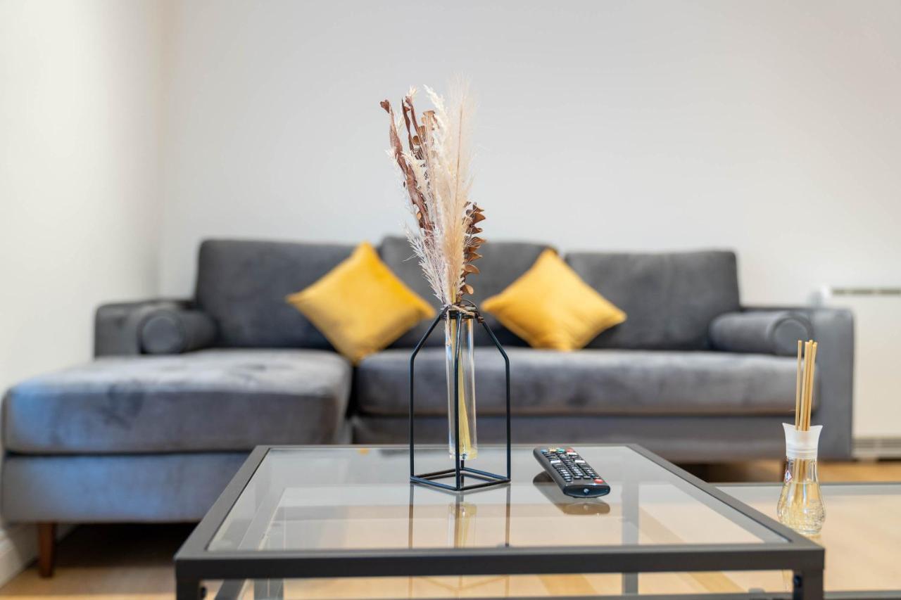 Two Bedroom Apartment-One Choice Stays- Jewellery Quarter Birmingham Bagian luar foto